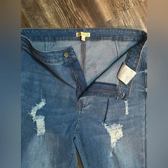 NWT Bell bottom jeans - Picture 3 of 4